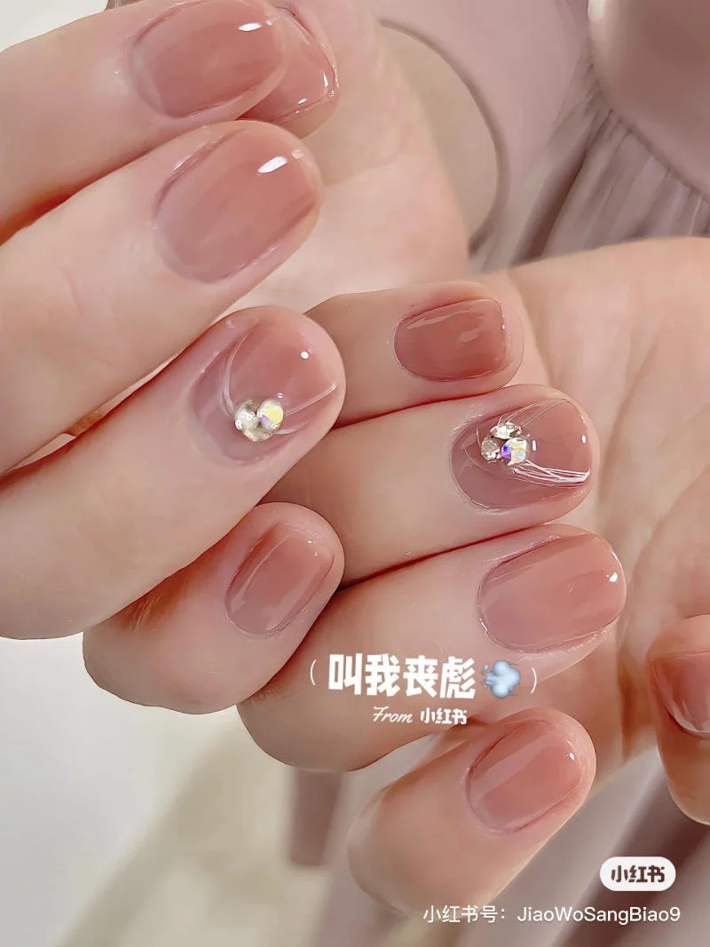 99+ Mẫu nail đơn giản nhẹ nhàng, tôn da cho nàng 2024 - Cardina